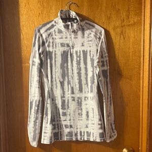 Under Armour Gray and White Fitted Top Size Small